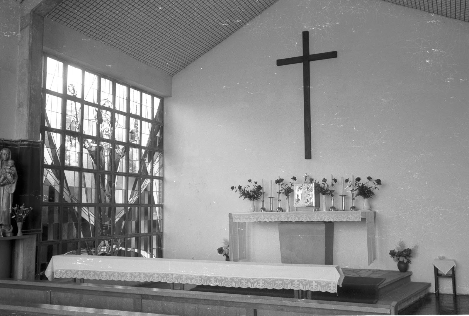 Der Altarraum im Jahr 1962